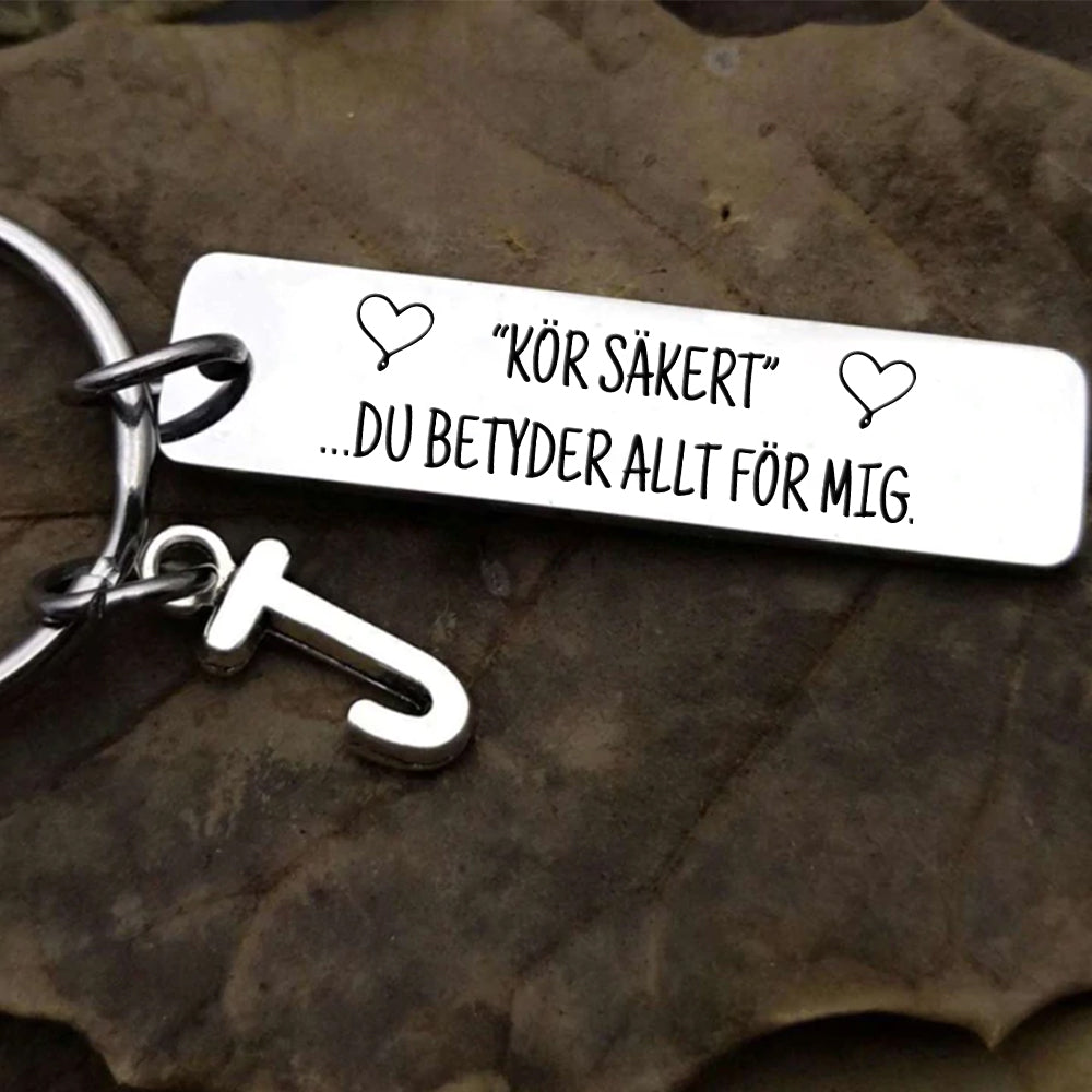 Nyckelring med initial - Kör säkert