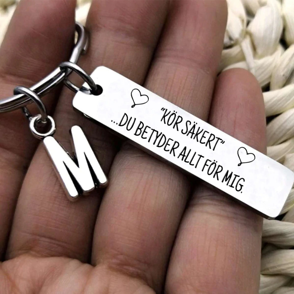Nyckelring med initial - Kör säkert