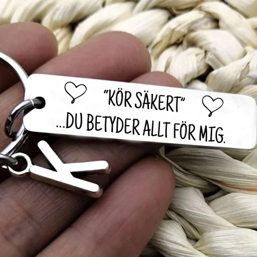 Nyckelring med initial - Kör säkert